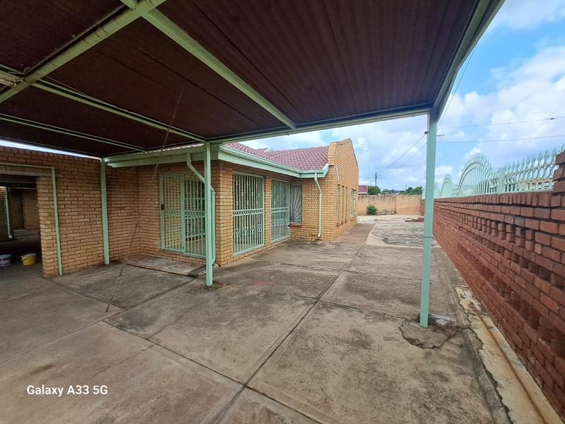 3 Bedroom Property for Sale in Mabopane Unit B North West